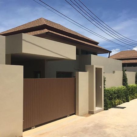Shanti Villas X Monthstayz Thailand Rawai Esterno foto