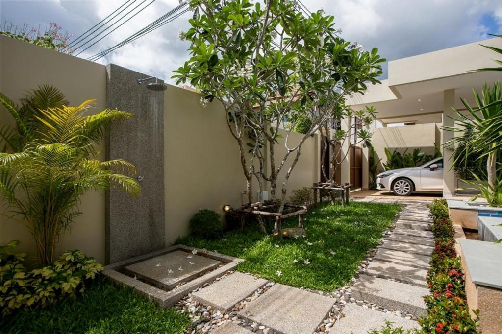 Shanti Villas X Monthstayz Thailand Rawai Esterno foto